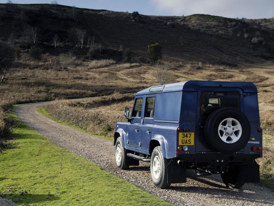 Land Rover Defender 110 Utility Wagon 2009 года  (UK) (фото 7 из 10)